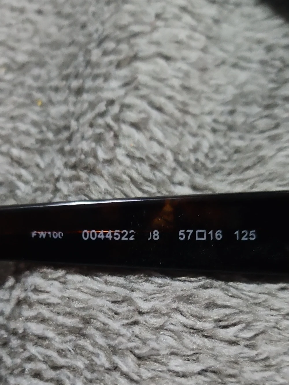 Fossil Vintage Designer Sunglasses Read